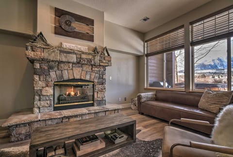 Silverthorne Waterfront Home Hot Tub and Mtn View! Maison in Silverthorne
