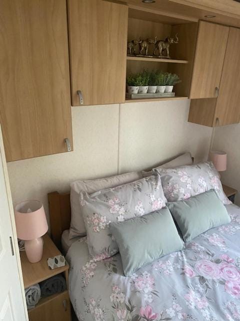 Lili-anns Retreat Cosy Holiday Home Campground/ 
RV Resort in Barrow-in-Furness District