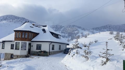 Property building, Winter