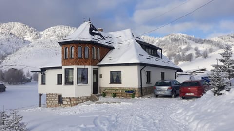 Property building, Winter