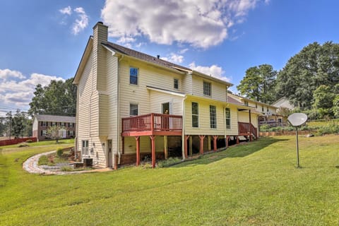 Pet-Friendly House with Deck in Lawrenceville Maison in Lawrenceville