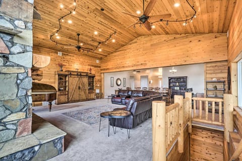 Luxe Heber City Cabin and Hot Tub and Guest House House in Wasatch County