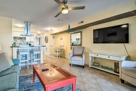 Coastal Condo with Pool Access - Steps to Beach Apartment in Carolina Beach