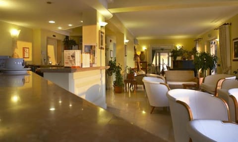 Lobby or reception, Lounge or bar