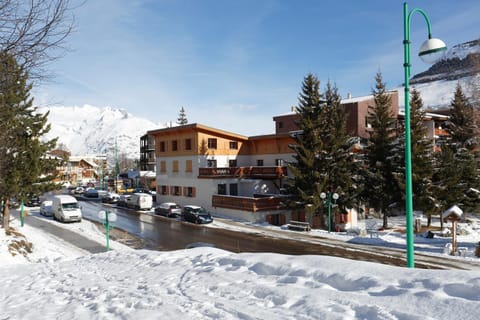Vacancéole - Résidence L'Edelweiss Apartment hotel in Les Deux Alpes