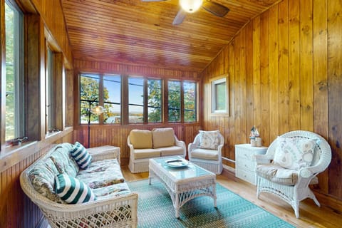 Stoneybrook Retreat Haven Haus in Moultonborough