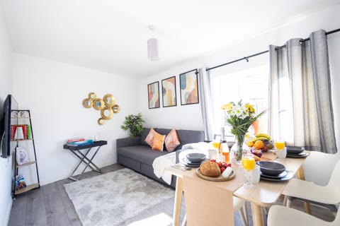 Seating area, Dining area