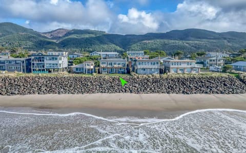 Pelican's Flight House in Rockaway Beach