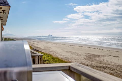 Pelican's Flight House in Rockaway Beach