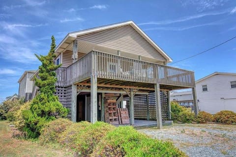 5th Ave Adventure Maison in North Topsail Beach