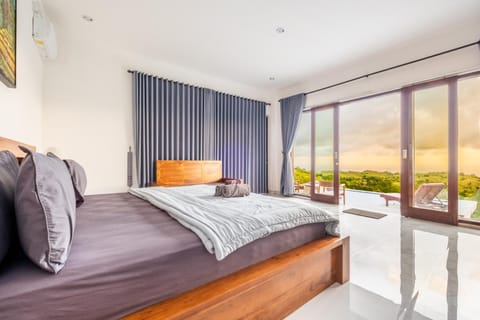 Bed, View (from property/room), Balcony/Terrace, Bedroom, Mountain view, Pool view, Sunset