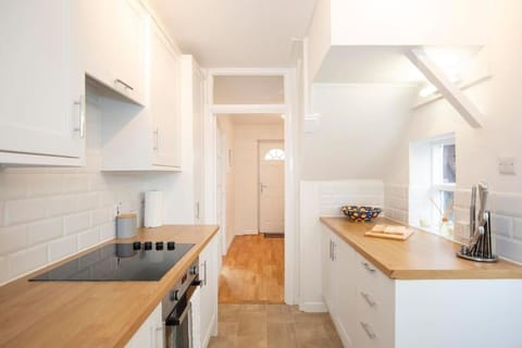 3 Bed House/Garden/Wi-Fi/Parking/Central Location Casa in Guildford