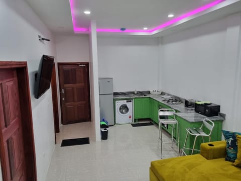 Communal lounge/ TV room, Kitchen or kitchenette, Living room, washing machine