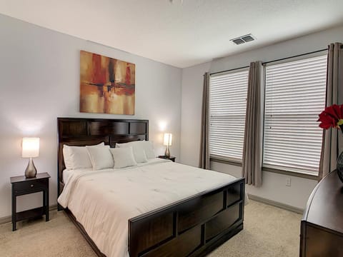 Comfortable And Close To Everything Condo in Kissimmee
