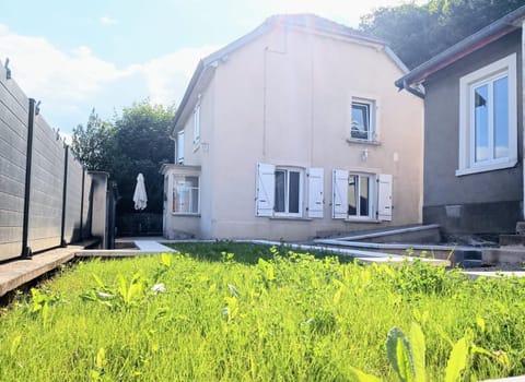 Property building, Garden, Garden view