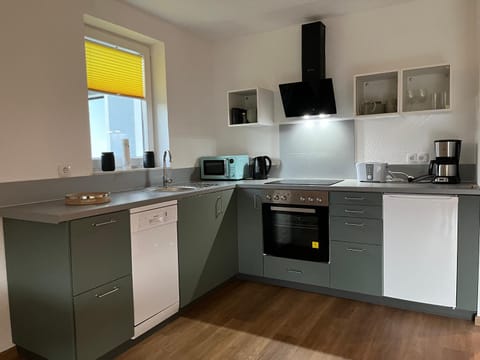 Kitchen or kitchenette, dishwasher, minibar, pet friendly, stove, toaster