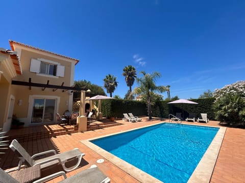 Property building, Pool view, Swimming pool, sunbed