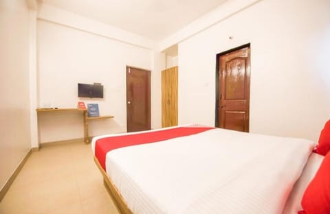 Primrose Guest House Hotel in Pune
