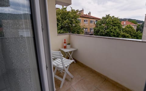 Balcony/Terrace, City view, Garden view, Street view