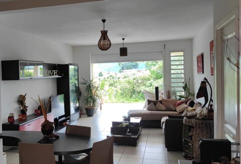 Chambre privée près des plus belles plages du Nord Vacation rental in La Trinité