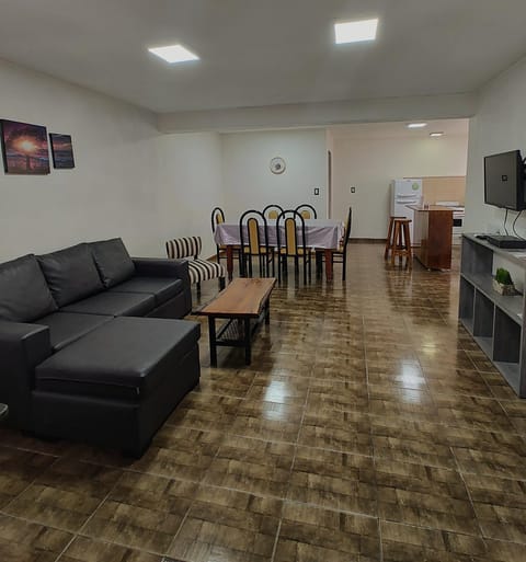 Communal lounge/ TV room, TV and multimedia, Living room, Seating area, Dining area