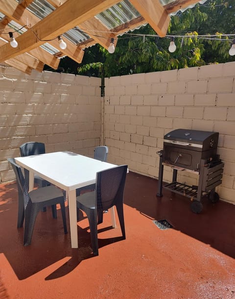 Patio, BBQ facilities