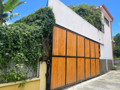 Elegante Casa de 4 Habitaciones a Solo 15 Minutos del Corazón de la Ciudad House in Cartago Province, Costa Rica