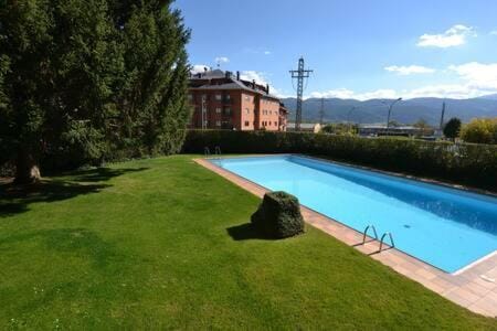 Apartament Roma Apartment in Puigcerdà