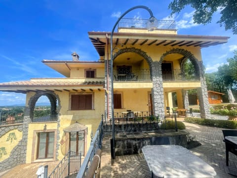 Amazing lake view - Villa with pool and jacuzzi Villa in Montefiascone