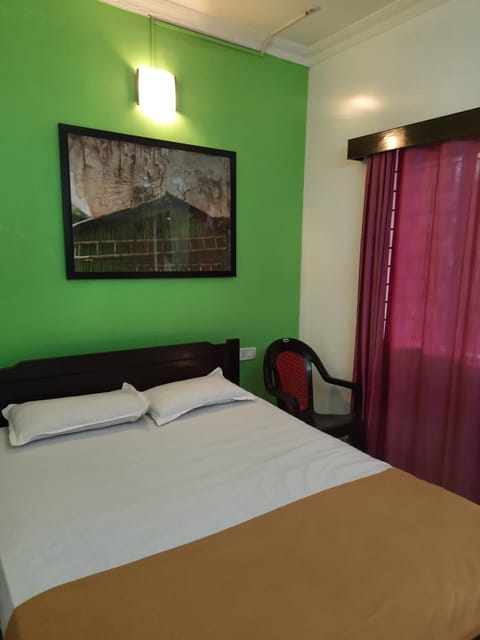 Cherry blossom guest house Bed and Breakfast in Calangute