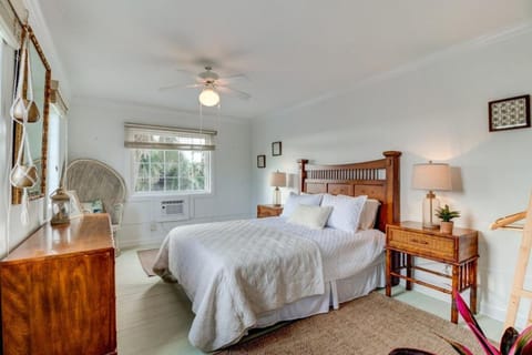 Lovely 2 bedroom condo in the heart of Flagler Maison in Flagler Beach