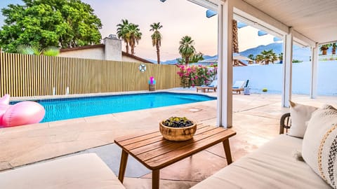 Golden Villa - Pool - Best Views - Game Room Villa in Palm Springs