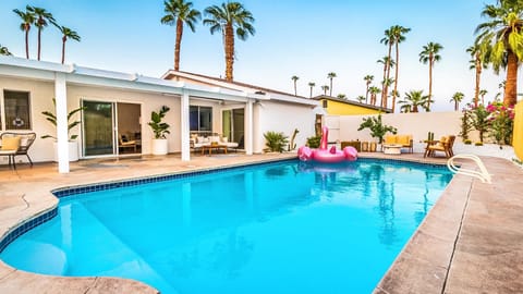Golden Villa - Pool - Best Views - Game Room Villa in Palm Springs