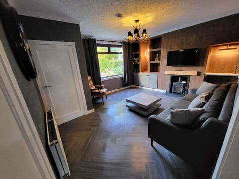 TV and multimedia, Living room, Photo of the whole room, Seating area, pet friendly