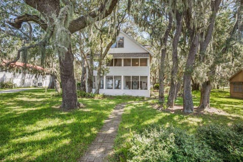 Saint Helena 129 Bay Point Road 1 House in Saint Helena Island