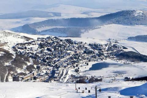 Nearby landmark, Natural landscape, Winter