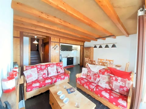 Duplex T3, 6 pers, 1700m d'altitude, Pla d'Adet, Sud, parking, classé 2 étoiles, non-fumeur - FR-1-457-309 Apartment in Saint-Lary-Soulan