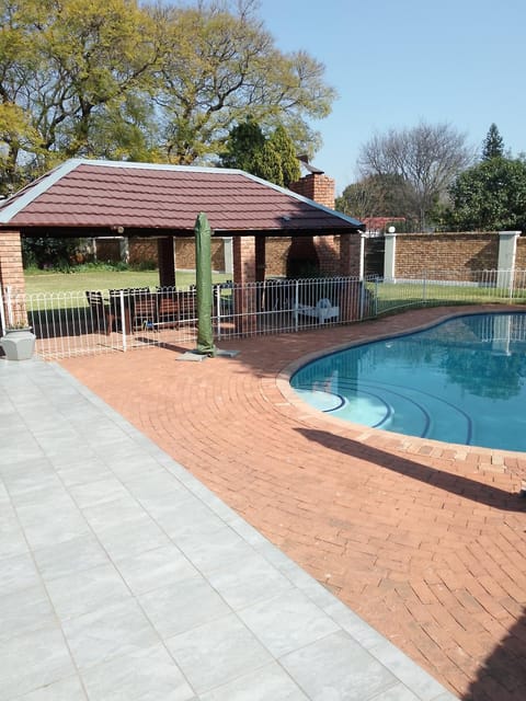 Just B Zone Guest House Bed and Breakfast in Johannesburg