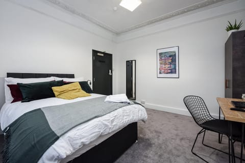 Private Room in a Shared Accommodation Vacation rental in Croydon