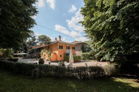 Red Elegant and Charming Country House near Rome Villa in Grottaferrata