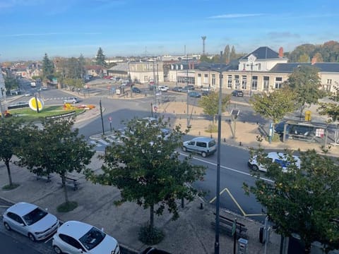 Appartement 10 pers face gare SNCF Appart Hotel le Cygne A Apartment in Bourges