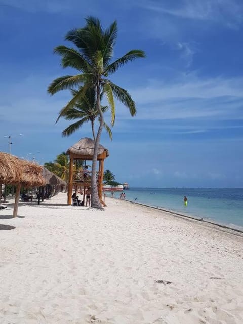 Casa Monik, a dos pasos de la Playa Villa in Cancun