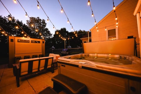 Patio, Hot Tub