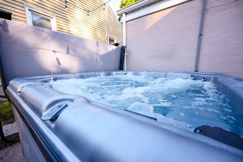 Day, Hot Tub