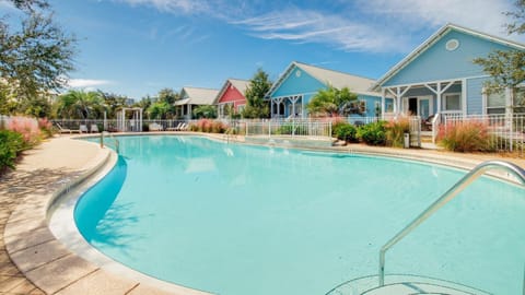 Doctors Orders by AvantStay 5 MINS TO BEACH w Community Pool Hot Tub House in Seacrest