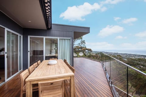 Patio, Natural landscape, Balcony/Terrace, Dining area, Sea view