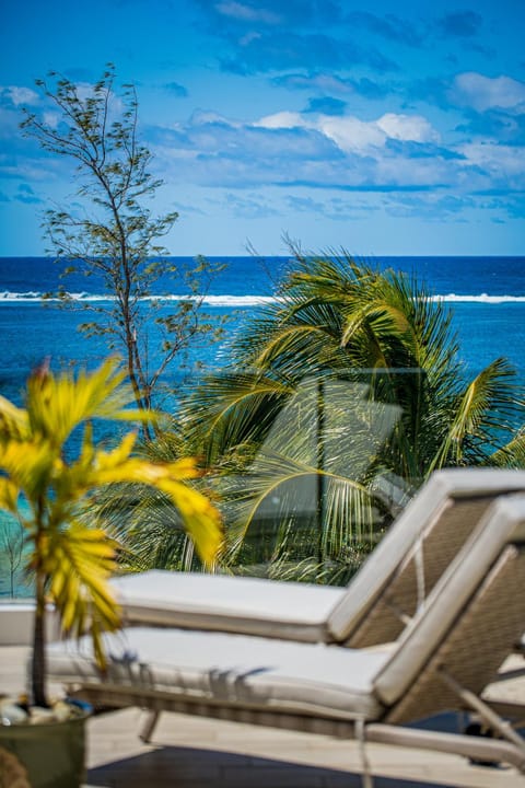 Sea view, sunbed