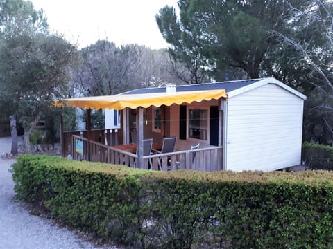 Harbers zonvakanties chalets met airco camping Leï Suves Roquebrune sur Argens Chalet in Roquebrune-sur-Argens