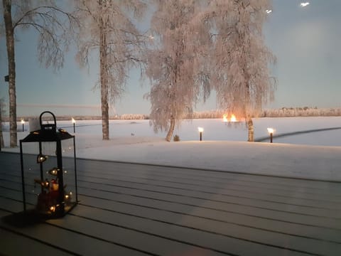Villa by the river with beach sauna and jacuzzi Villa in Rovaniemi