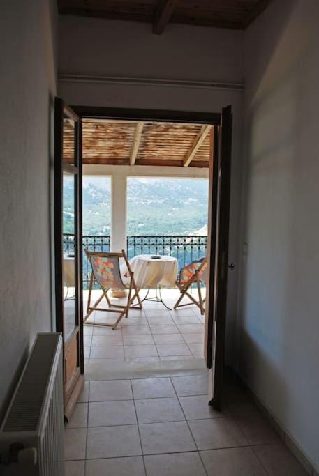 Vintage relaxing Villa with garden & amazing view! House in Cephalonia